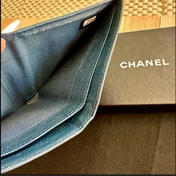 Chanel Caviar Bifold Wallet with Box - Picture 5 of 7